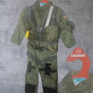 ʕ·ᴥ·ʔ Kids Pilot Dress Up or Halloween Costume Small. 3 - 4 years